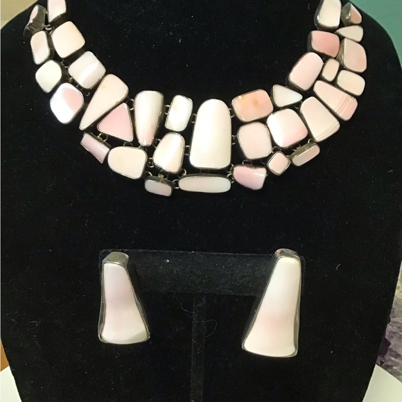 Sterling Pink Conch Necklace & Earrings - Picture 2 of 6